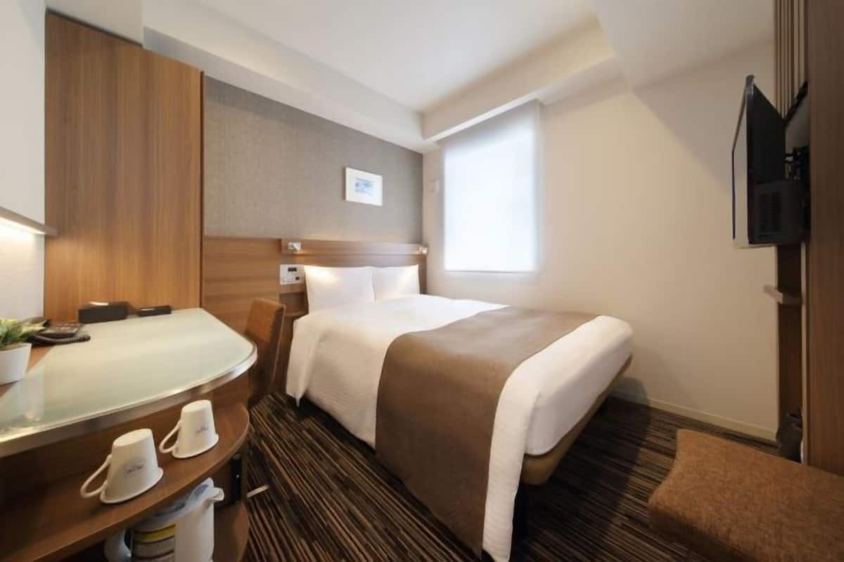 In-room safe, desk, free WiFi, bed sheets