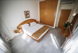 Iron/ironing board, free WiFi