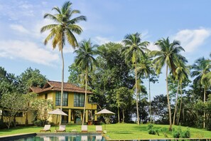 Outdoor pool - Samadara Estate, Midigama (Ahangama)