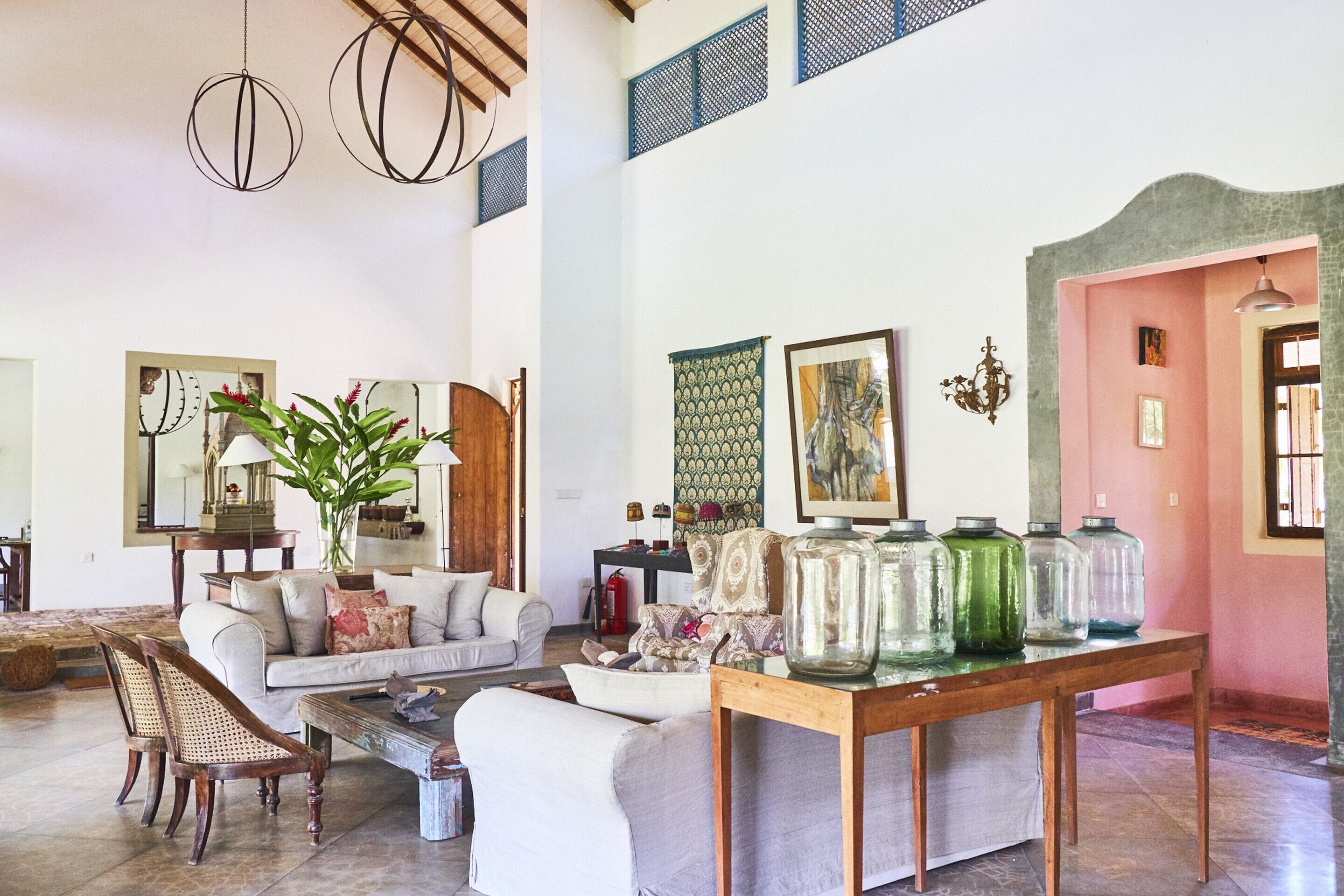 ラグジュアリー ヴィラ 4 ベッドルーム エンスイート プールビュー | リビングルーム | 薄型テレビ