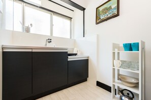 Private Vacation Home | Bathroom sink - Otsu Ousaka House (Otsu)