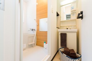 Private Vacation Home | Bathroom | Separate bathtub and shower, deep-soaking bathtub, free toiletries - Otsu Ousaka House (Otsu)