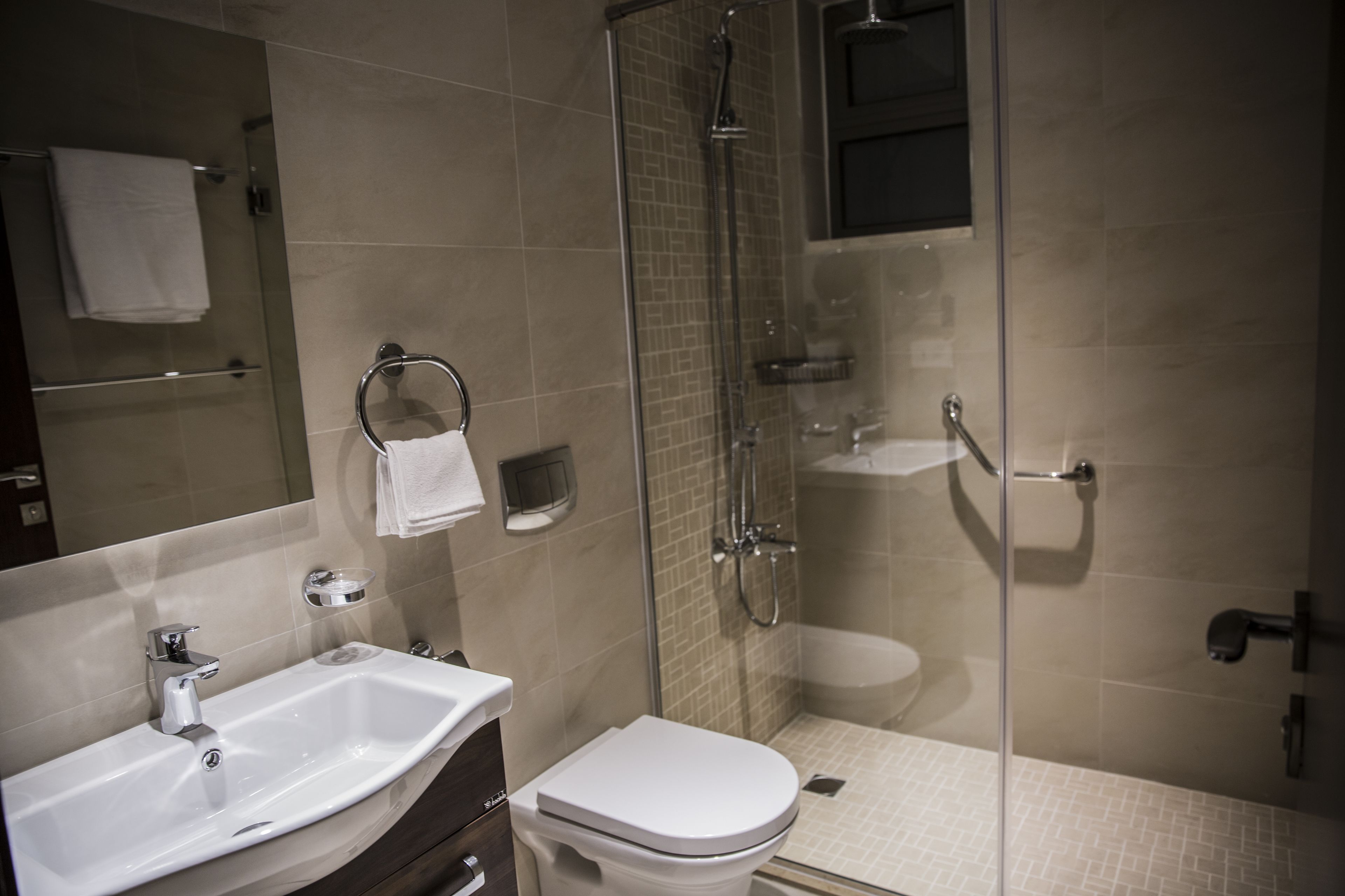 suite, 2 bedrooms | bathroom | shower, free toiletries, hair dryer, bidet