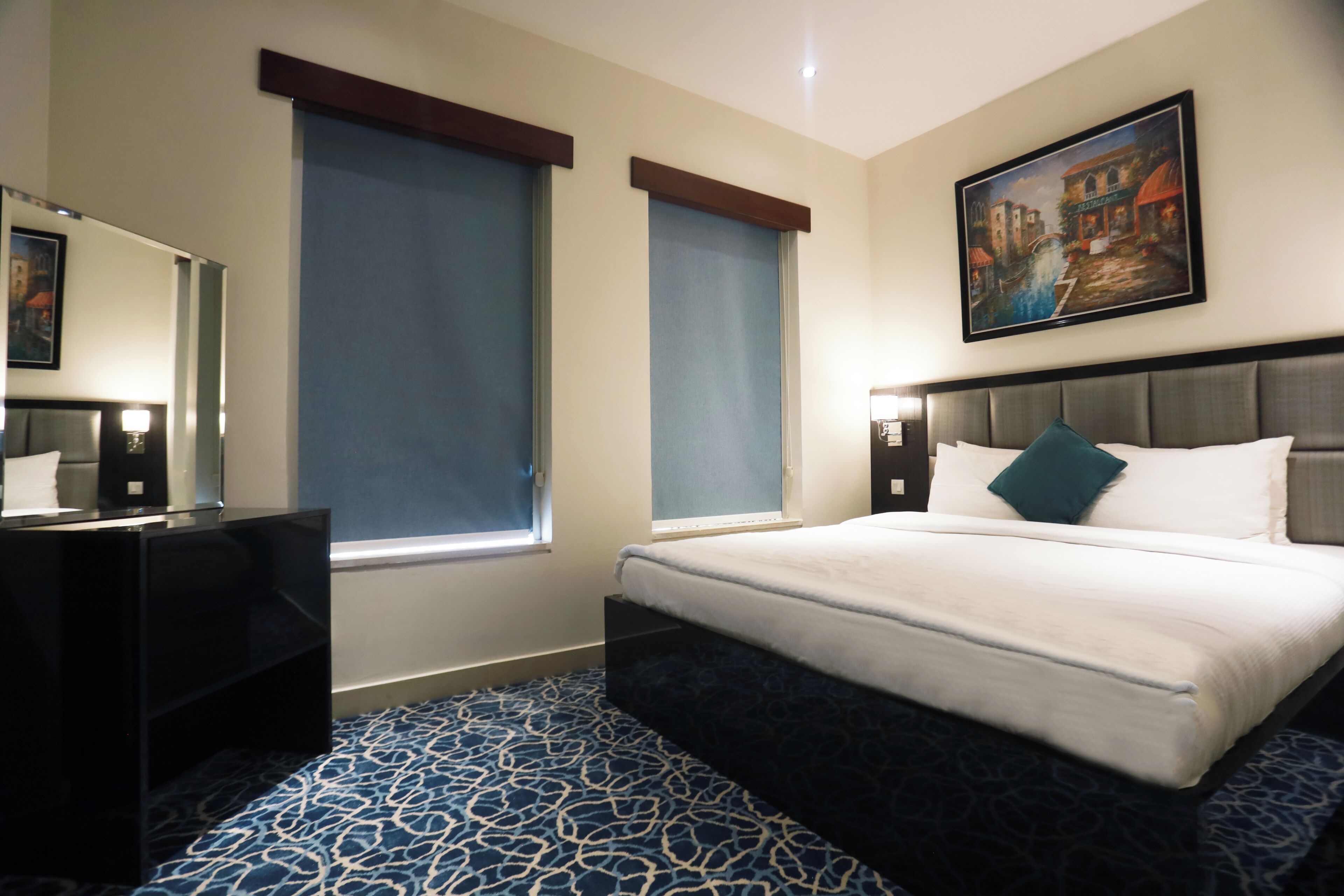 suite, 2 bedrooms | 1 bedroom, in-room safe, soundproofing, iron/ironing board