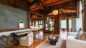 Treehouse Villa | Premium bedding, down duvets, individually decorated, desk