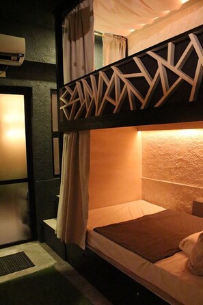 In-room safe, free WiFi