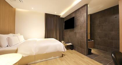 Central Person Hotel Pyeongtaek