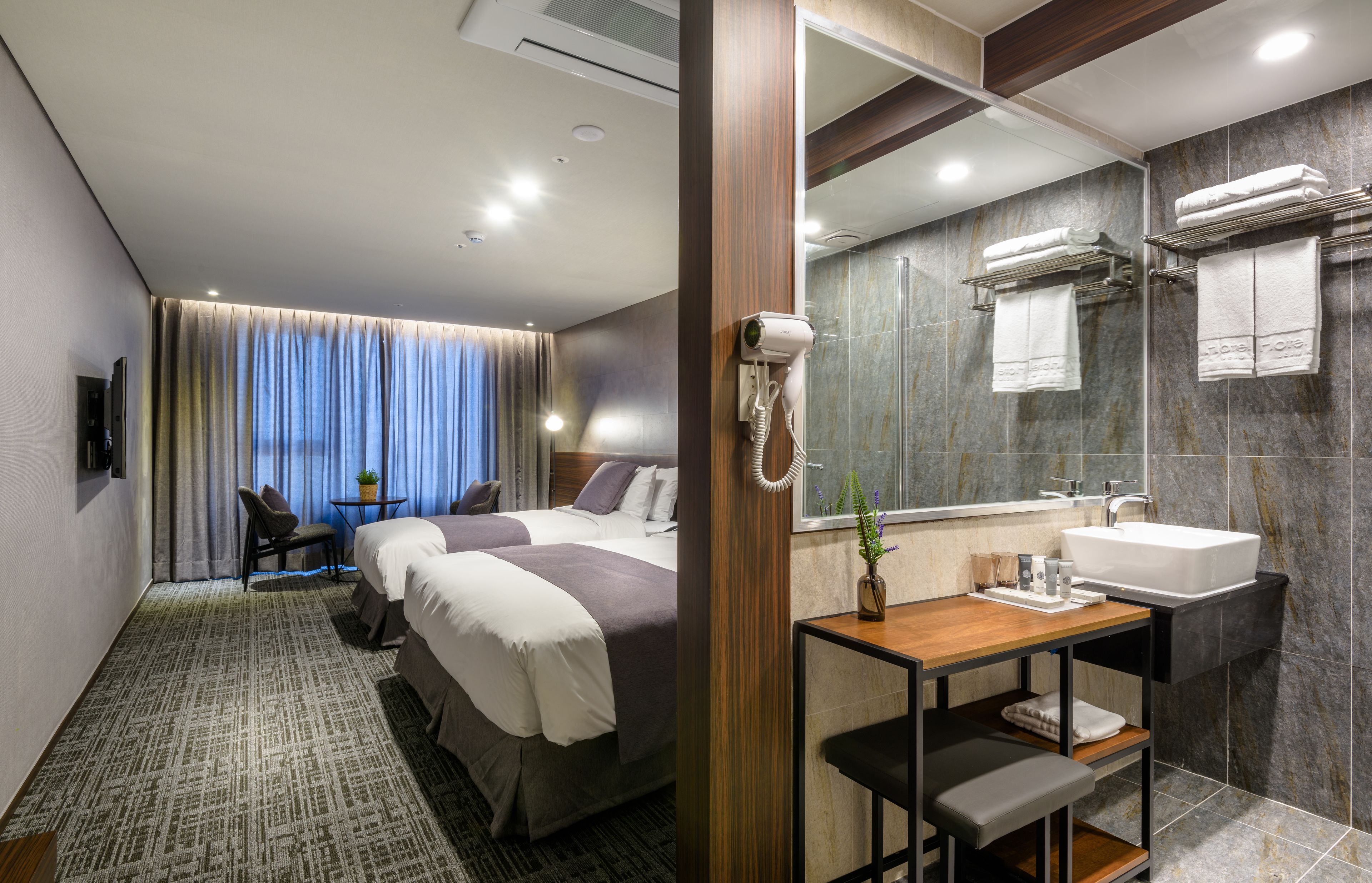 in-room safe, soundproofing, free wifi