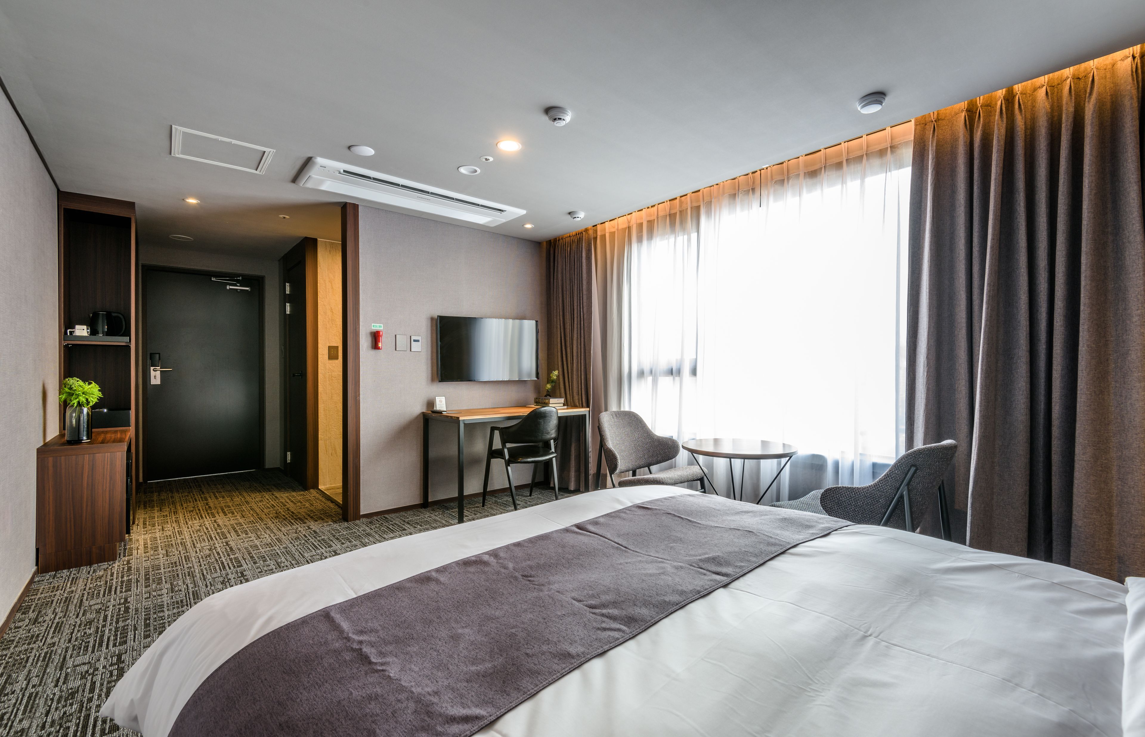 in-room safe, soundproofing, free wifi