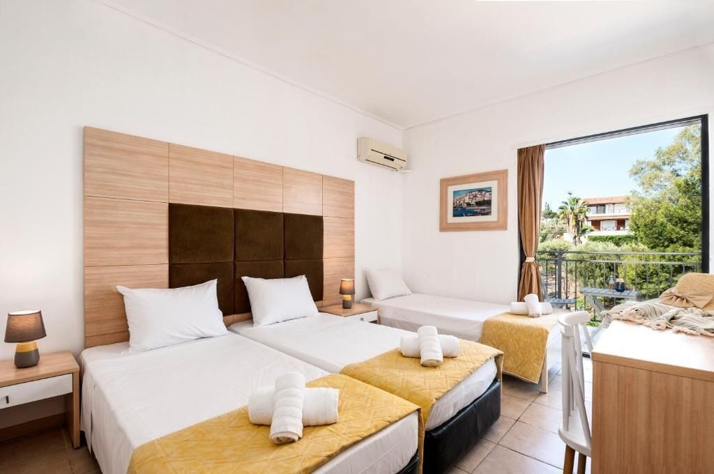 Meja kerja, setrika/meja setrika, Wi-Fi gratis, dan seprai linen