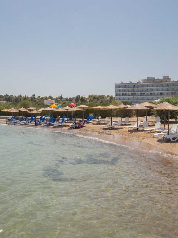 Private beach, beach umbrellas, beach bar