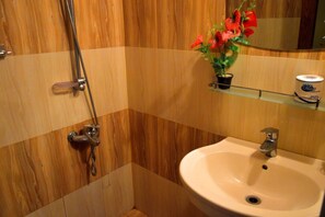 Doppelzimmer | Waschbecken im Bad