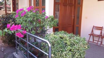 3-Bedroom Villa, Access to Shared Pool | Terrace/patio