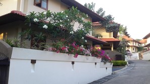 المنشأة من الخارج