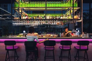Bar (on property) - YOTEL Singapore Orchard Road (Singapore)