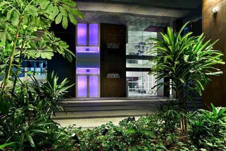 YOTEL Singapore Orchard Road - Image 16