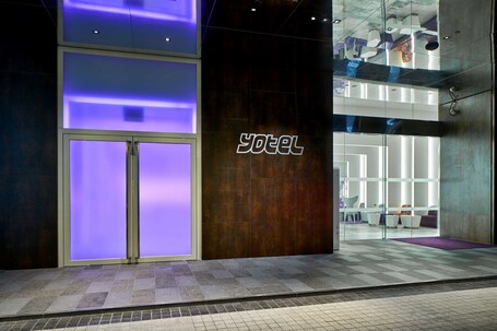 YOTEL Singapore Orchard Road - Image 17