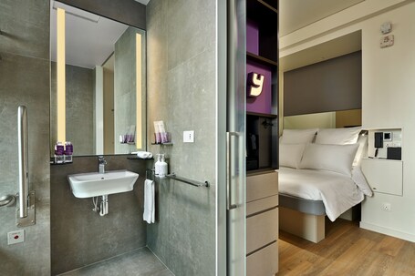 YOTEL Singapore Orchard Road - Image 28