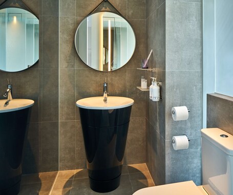 YOTEL Singapore Orchard Road - Image 27