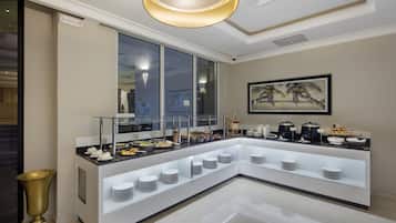 Petit déjeuner buffet servi tous les jours en supplément