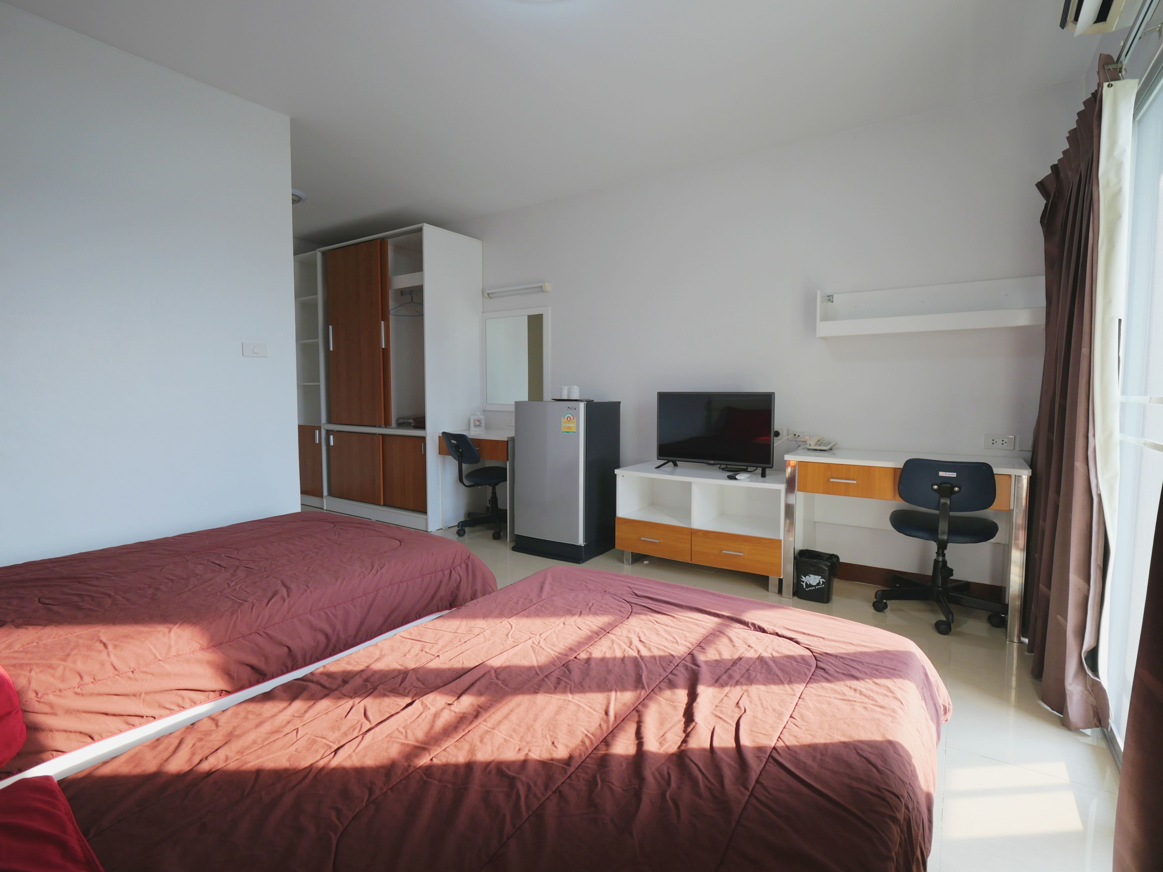 Rollaway beds, free WiFi