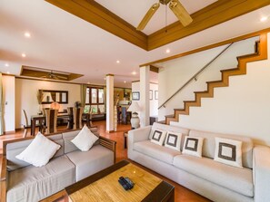 3-Bedroom Villa, Access to Shared Pool | Vardagsrum | LCD-tv