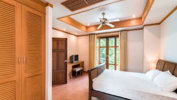 3-Bedroom Villa, Access to Shared Pool | 3 bedrooms, desk, cribs/infant beds, rollaway beds
