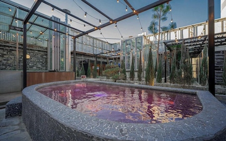 Spa. February Hotel The Signature Dongseongro