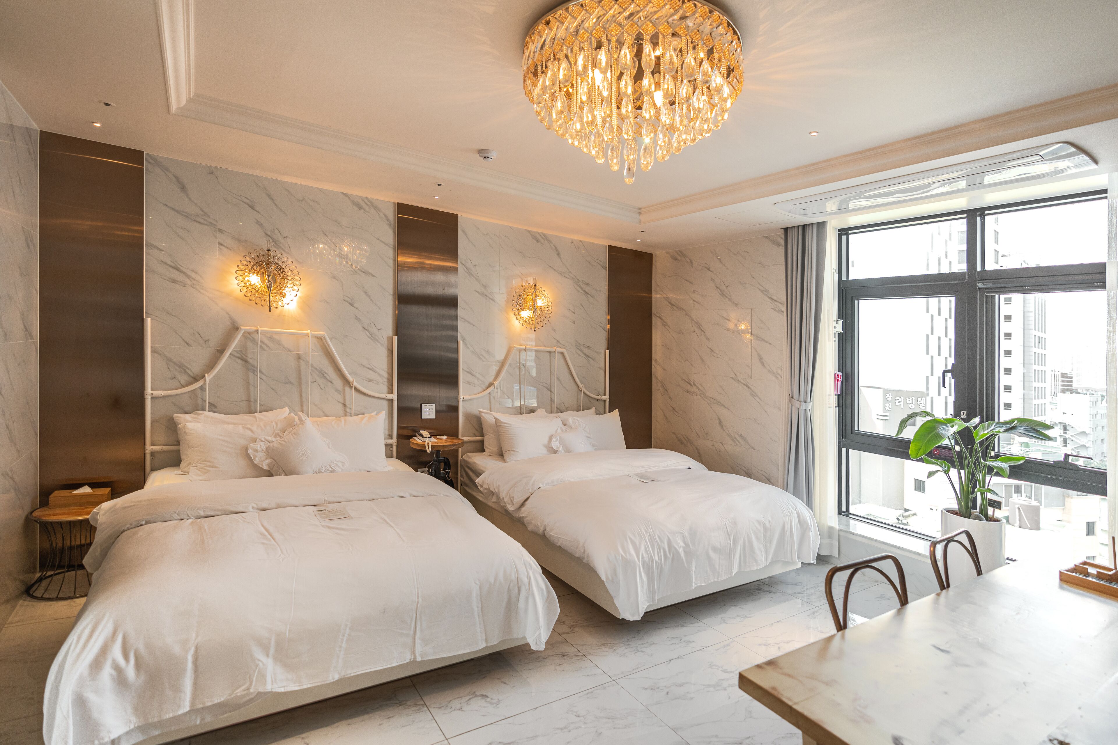 1 bedroom, in-room safe, individually decorated, individually furnished