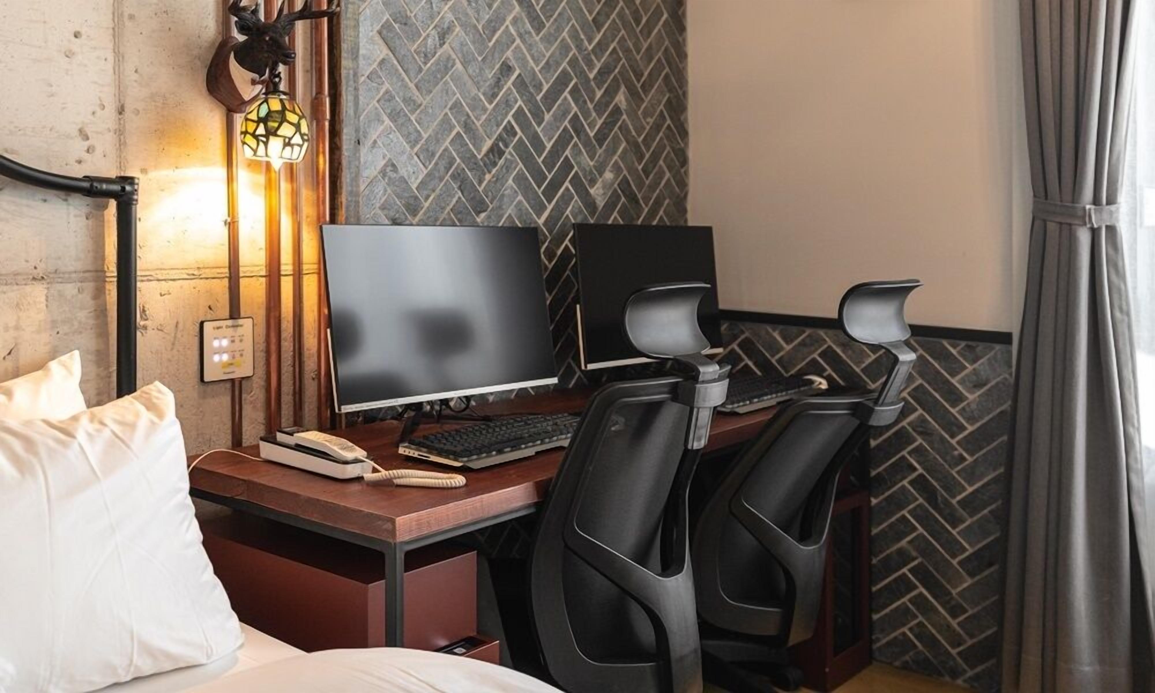 1 bedroom, in-room safe, individually decorated, individually furnished