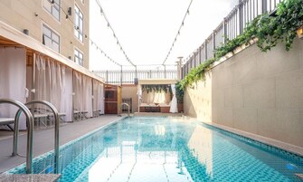 Caja de seguridad en la habitación y decoración personalizada 