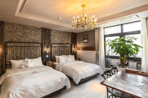 1 bedroom, in-room safe, individually decorated, individually furnished