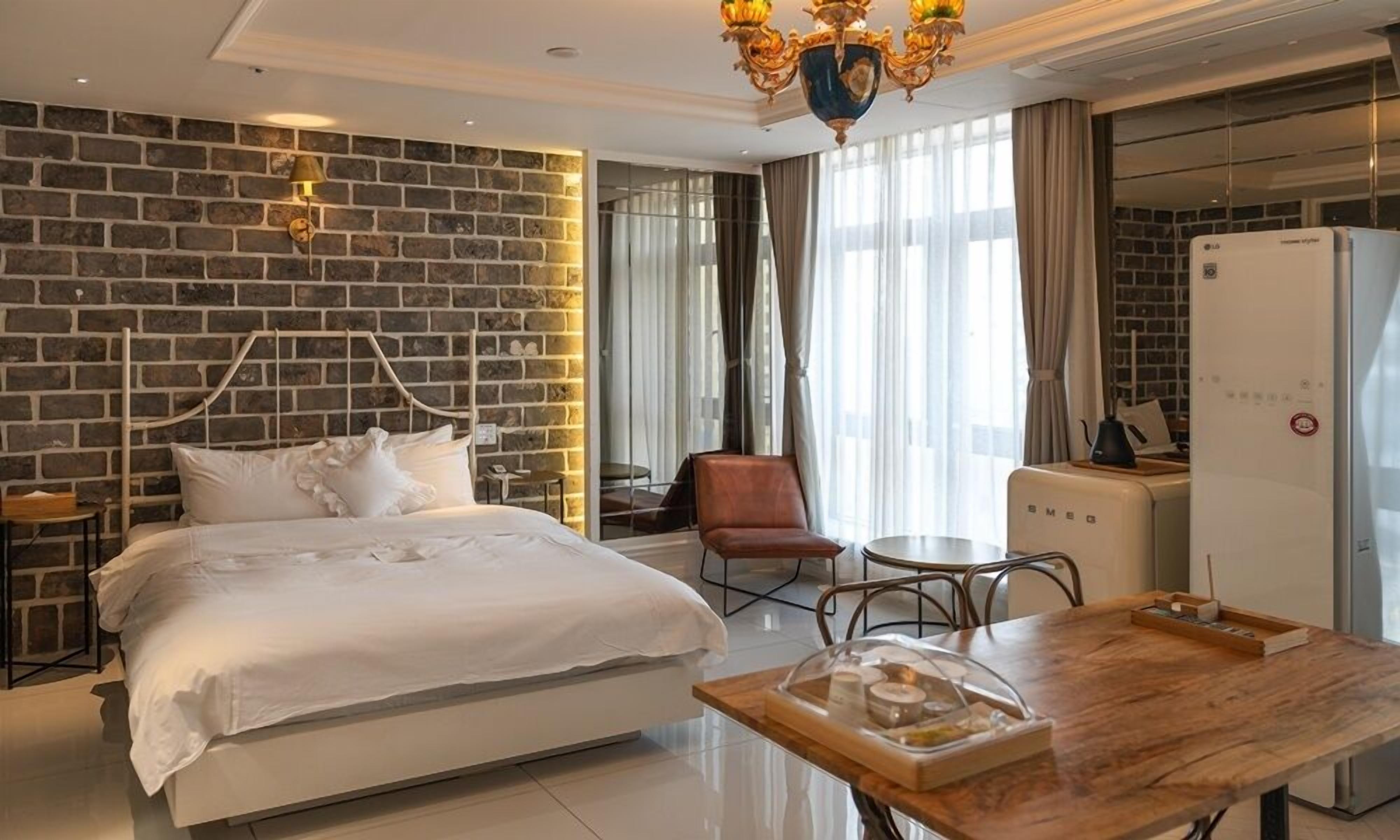 In-room safe, individually decorated, individually furnished, desk