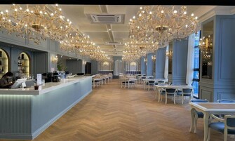 Caja de seguridad en la habitación y decoración personalizada 