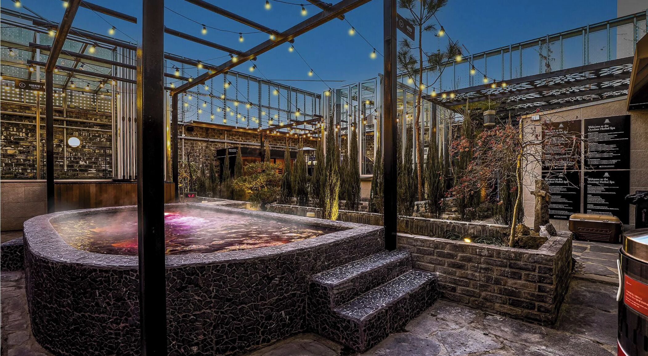 Safe på rommet, individuelt dekorert, individuelt innredet og skrivebord