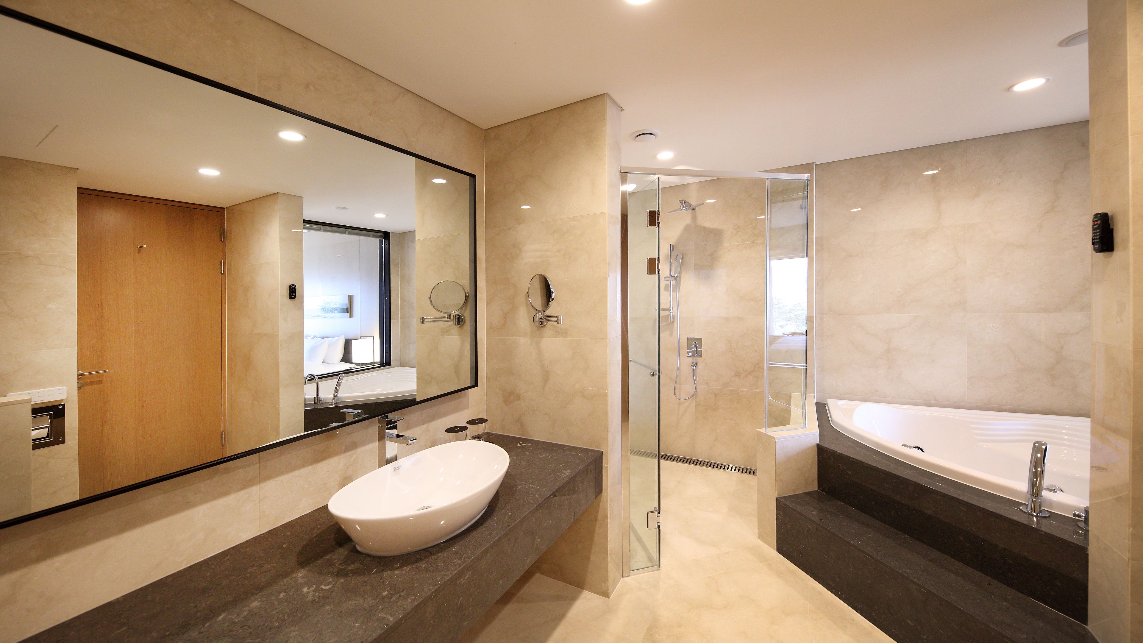midas royal suite | bathroom | separate bathtub and shower, free toiletries, hair dryer, bathrobes