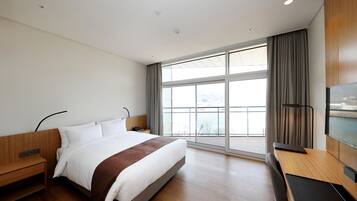 Deluxe Double Room | Premium bedding, free minibar items, in-room safe, desk