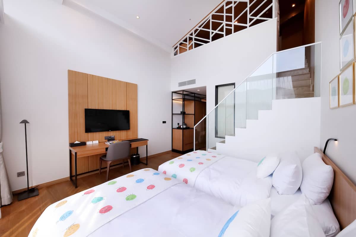 Premier Duplex (Character) | 2 bedrooms, premium bedding, free minibar items, in-room safe