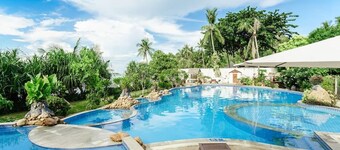 3 Bedroom Villa Beach Front Resort TG21