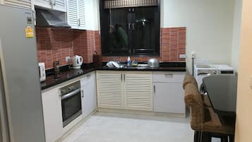 3-Bedroom Villa, Access to Shared Pool | Private kitchen | Full-sized fridge, microwave, oven, stovetop