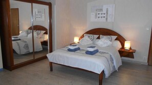 Bộ đồ giường cao cấp, trang trí khác biệt 