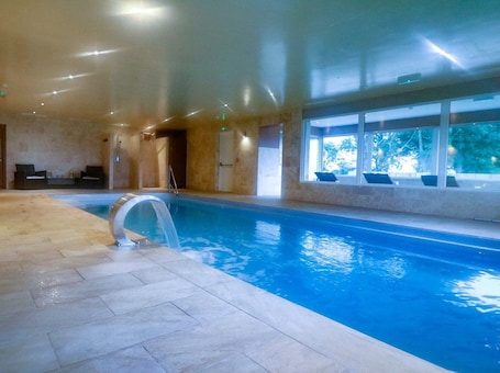 Piscina interna. Dunamoy Cottages & Spa