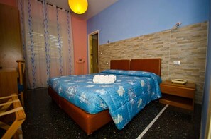 Premium bedding, desk, cribs/infant beds, free WiFi - Hotel Rosengarden (Pietra Ligure)