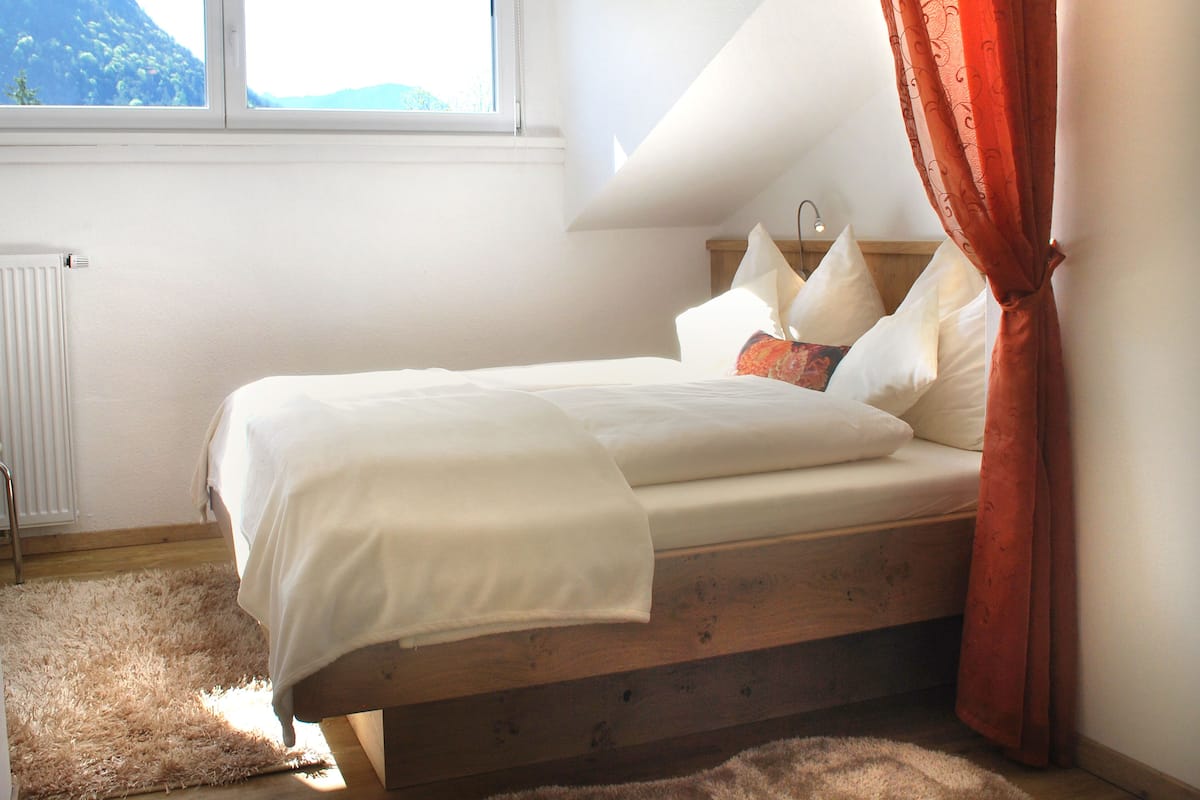 Studio Confort, 2 chambres, vue montagne (plus cleaning fee 40 EUR) | Literie de qualité supérieure, rideaux occultants, chambres insonorisées