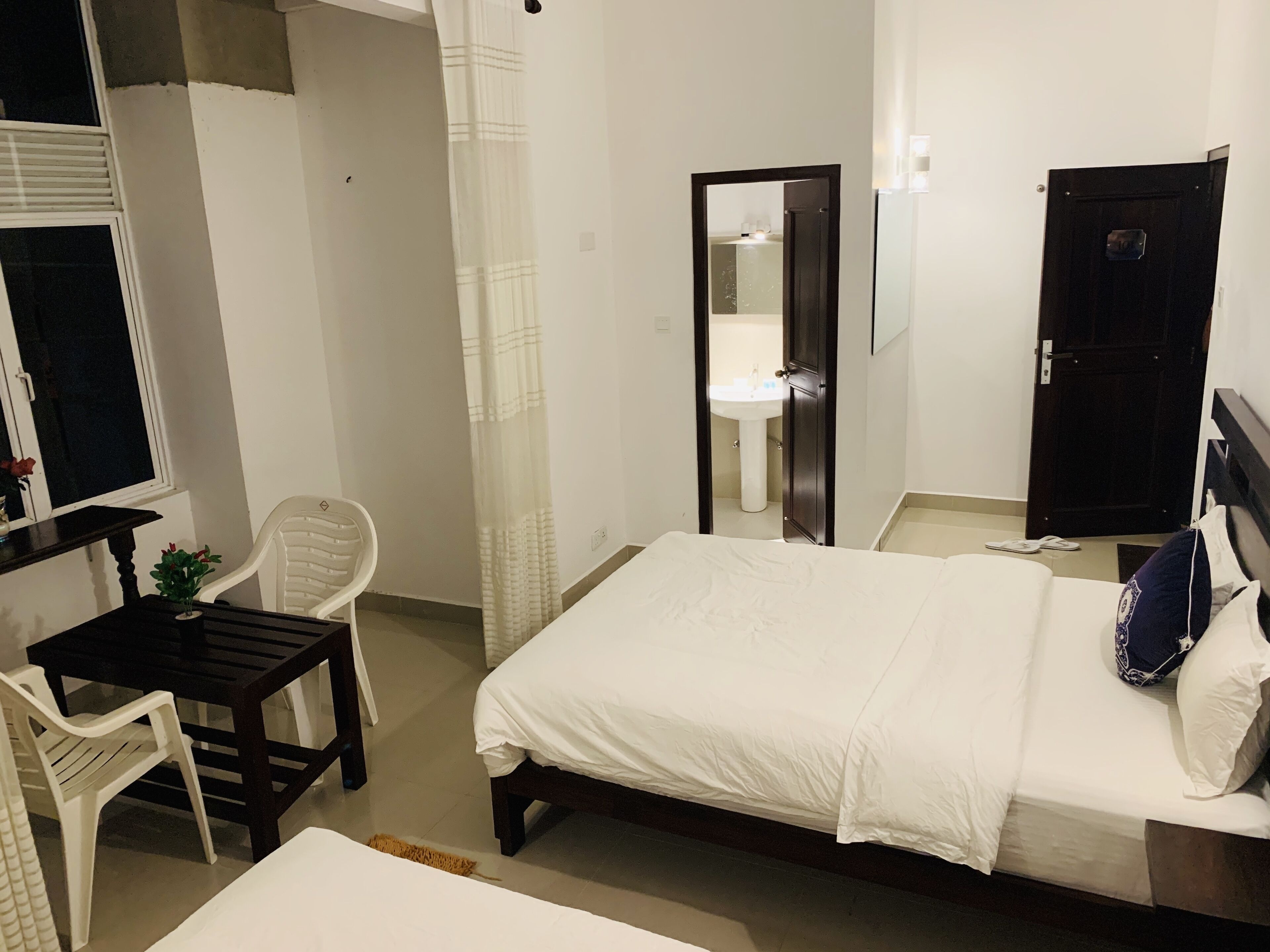 Escriptori i espai de treball apte per a portàtils 