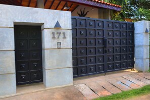 Entrada de la propiedad