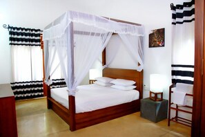 Deluxe Villa | 1 bedroom, in-room safe, desk, soundproofing