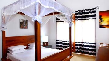 1 bedroom, in-room safe, desk, soundproofing