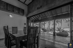 Dining - Rakuen Beach Villa (Boossa)