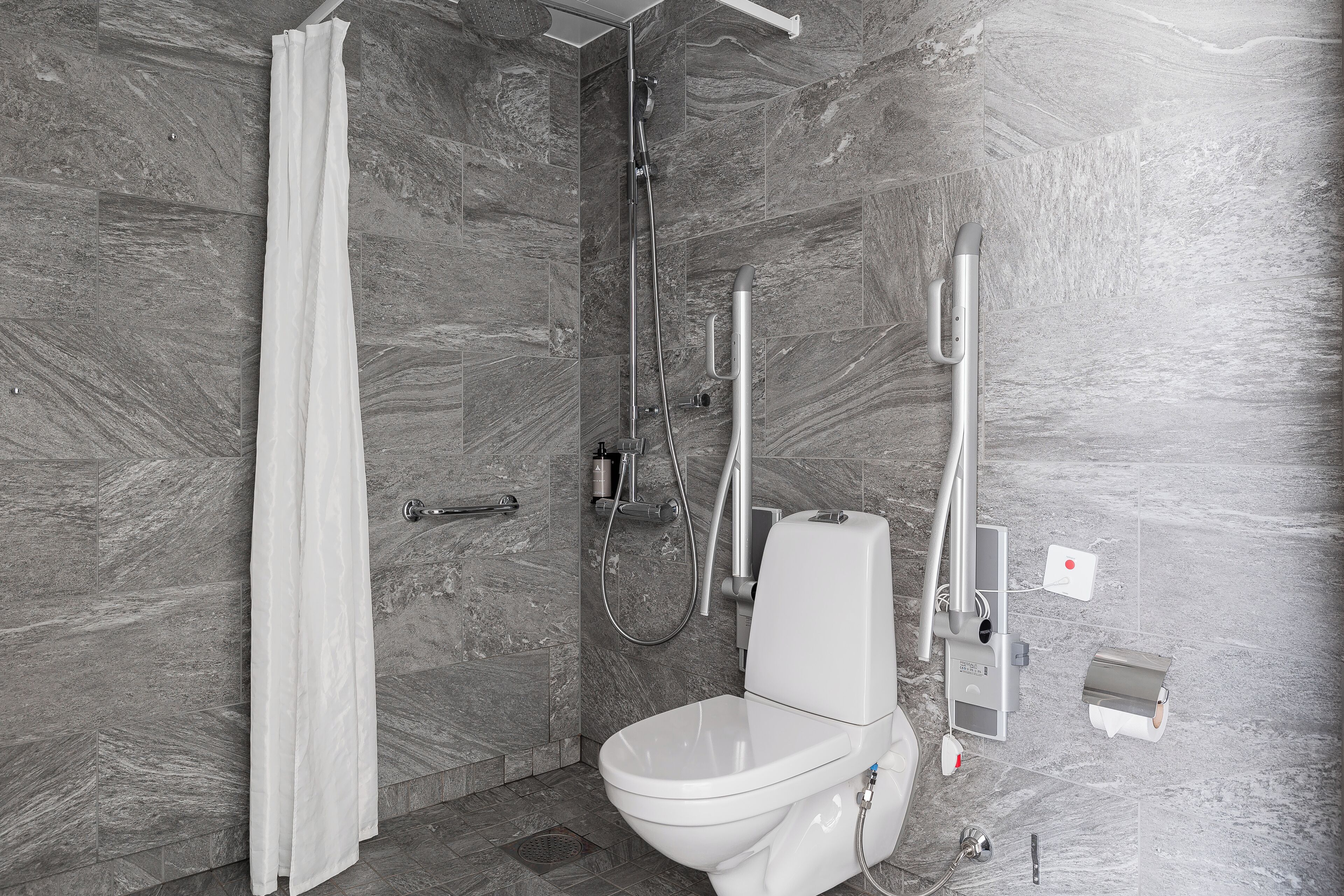 shower, rainfall showerhead, free toiletries, hair dryer